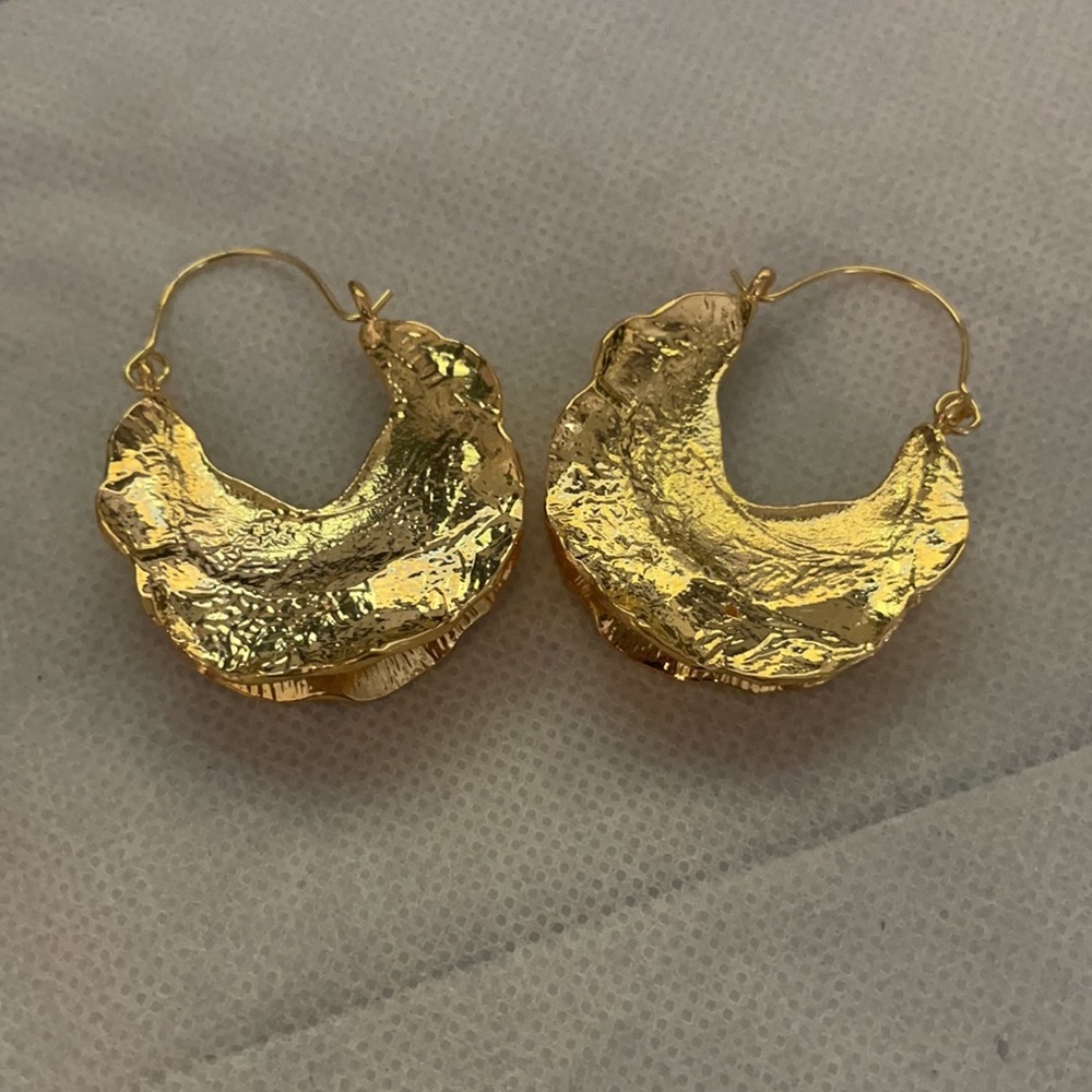 New! Zara Textured Hoop Earrings - Picture 6 of 8